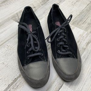 MUNRO lace and leather lace up fashion sneakers 8.5 N (narrow)